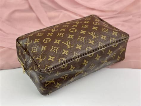 lv trousse 28